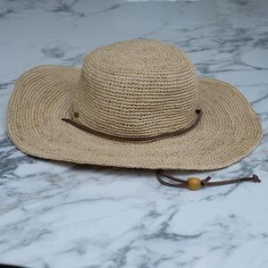 Scala Women's Big Brim Raffia Hat with Leather Chin Cord- Gently Used. One Size